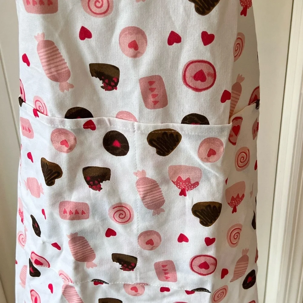 Martha Stewart Candy Apron and Hot Pad/Oven Mitt bundle set‎